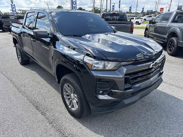 Used 2023 Chevrolet Colorado LT w/ LT Convenience Package II AWD/4WD image 3