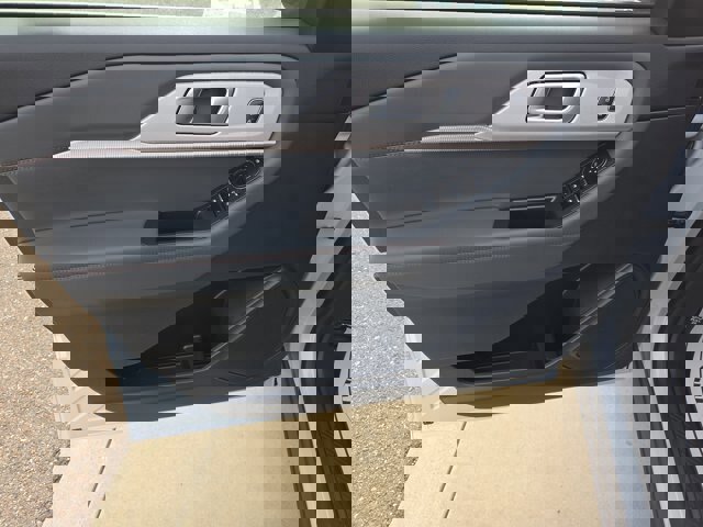 Certified 2025 Ford Explorer Active w/ Active Comfort Package image 11