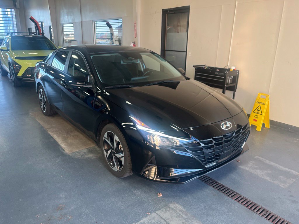 Used 2023 Hyundai Elantra SEL w/ Convenience Package FWD image 1