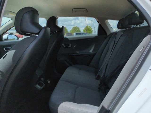 Used 2025 Kia K4 FWD image 16