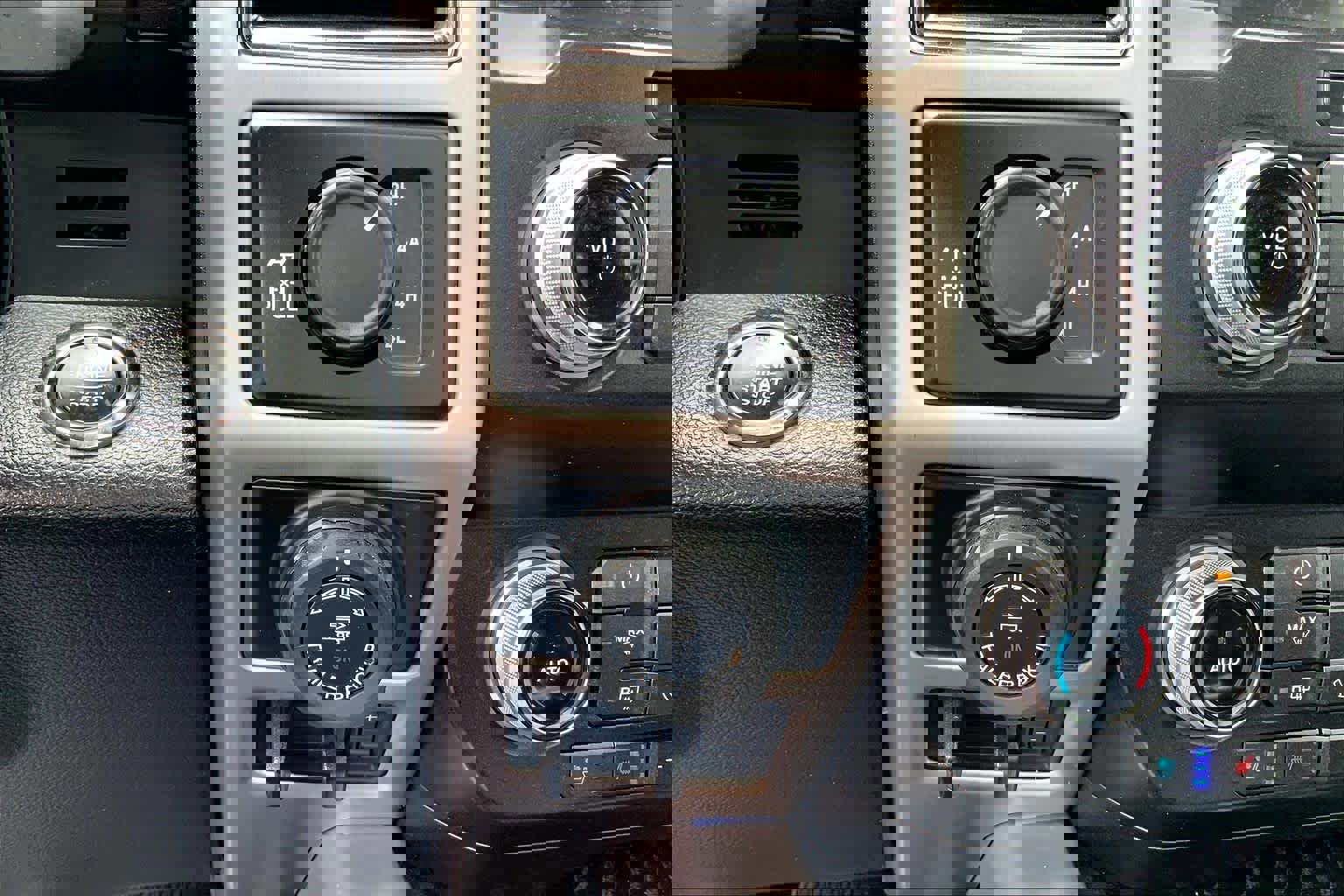 Certified 2019 Ford F150 Platinum w/ Equipment Group 701A Luxury AWD/4WD image 31