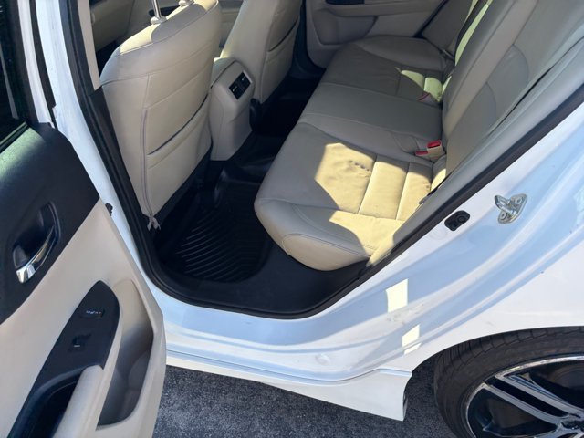 Used 2017 Honda Accord Touring image 17