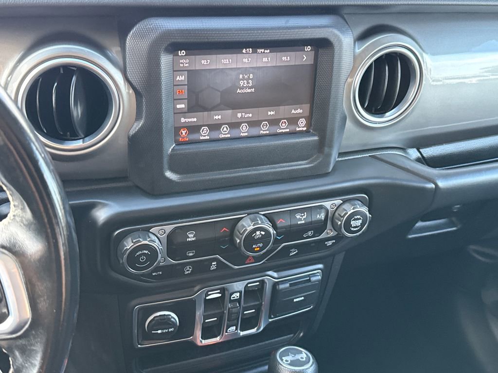 Used 2020 Jeep Wrangler Unlimited Sahara image 18