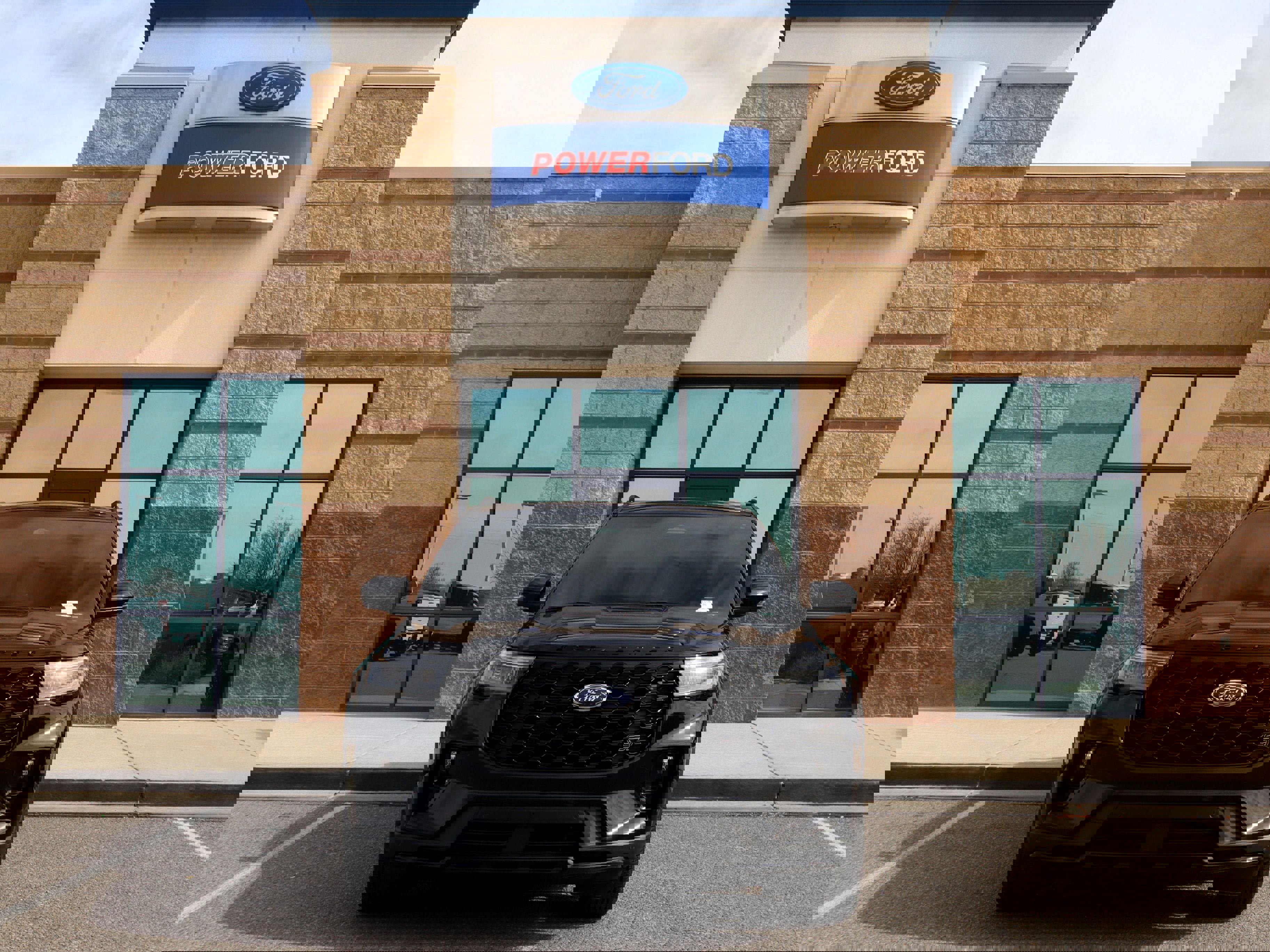 Certified 2025 Ford Explorer ST w/ Sun And Sound Package image 8