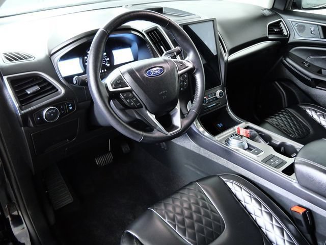 Certified 2024 Ford Edge Titanium AWD/4WD image 3