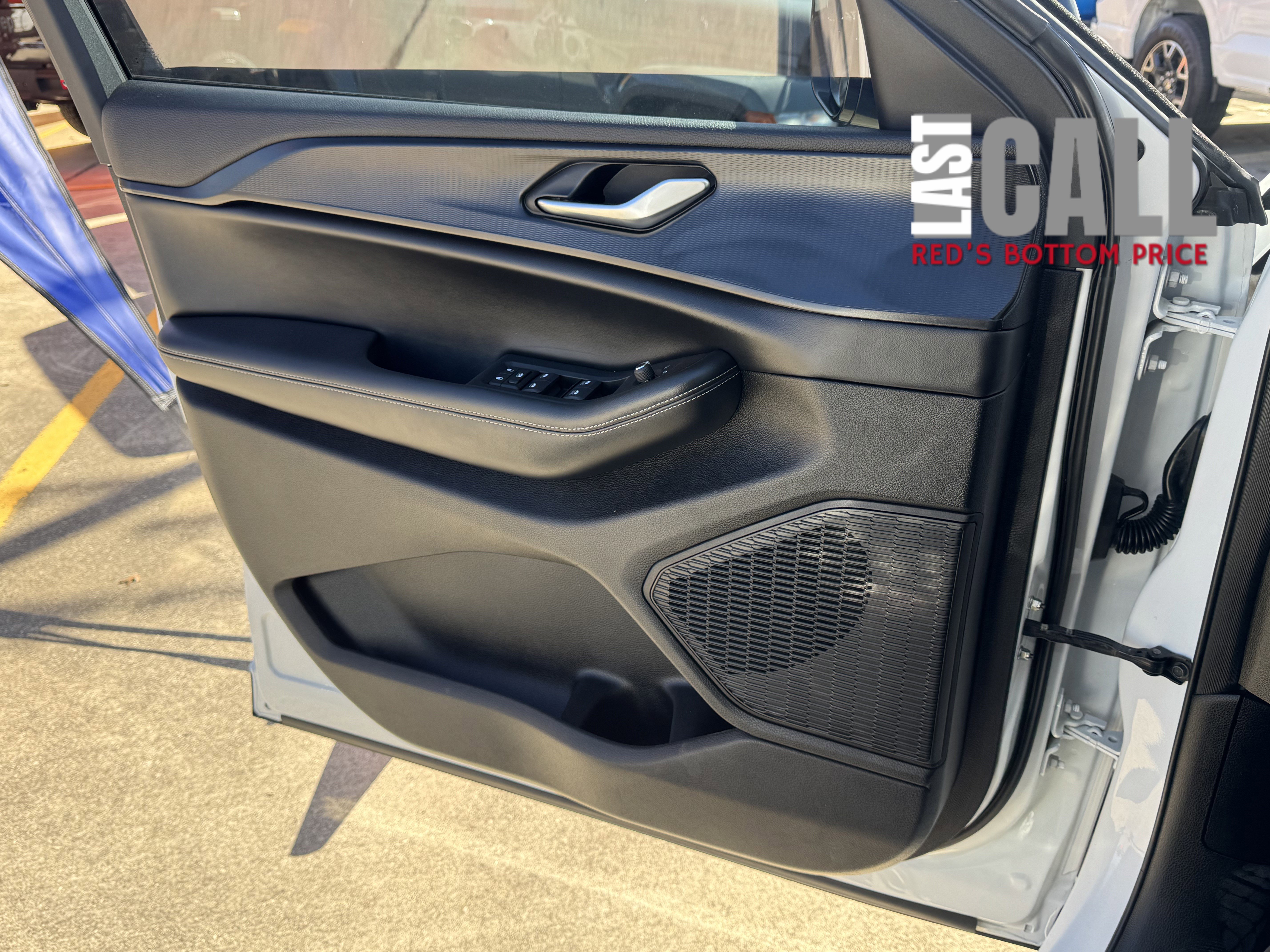 Used 2025 Jeep Grand Cherokee L Altitude image 25