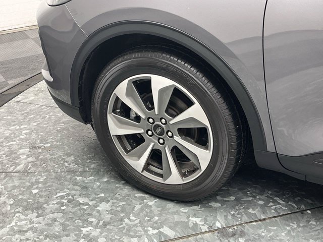 Certified 2024 Ford Escape Platinum AWD/4WD image 32