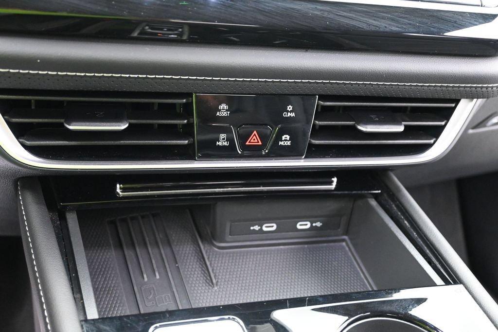 Used 2026 Volkswagen Atlas SE FWD image 11