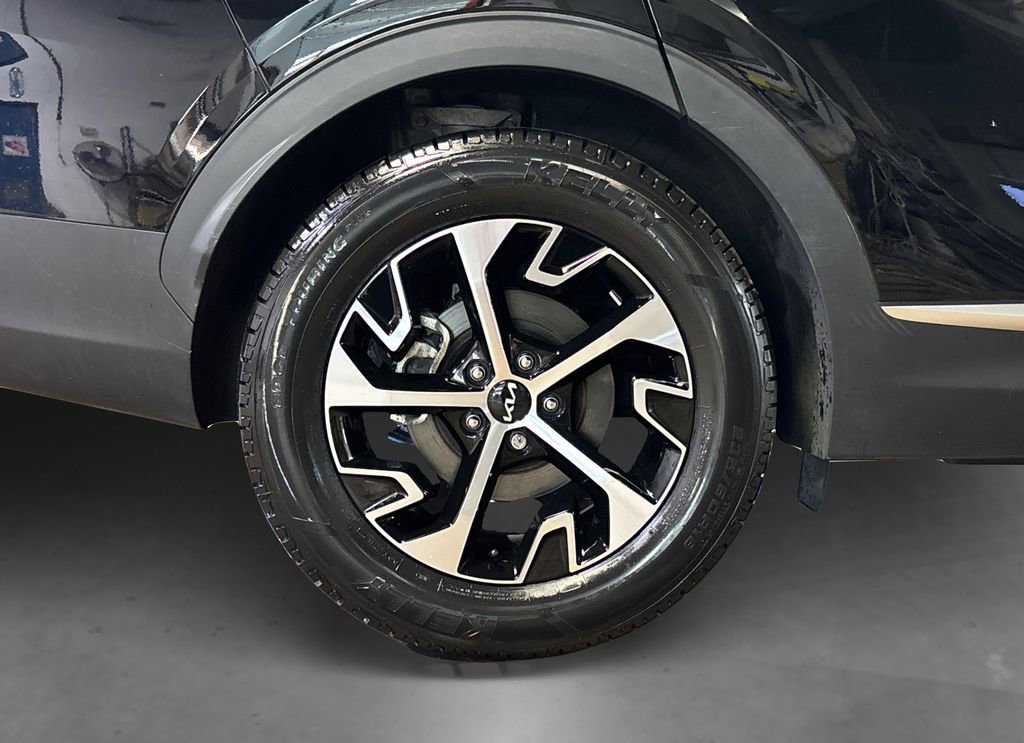 Used 2023 Kia Sportage EX FWD image 18