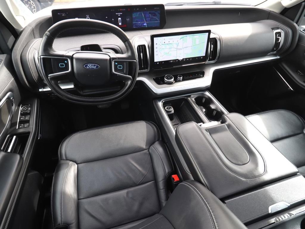 Certified 2025 Ford Expedition Max Platinum image 13