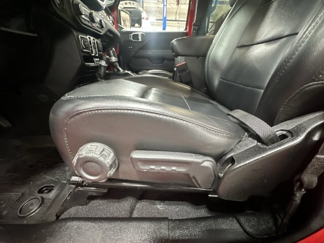 Used 2021 Jeep Wrangler Unlimited Sahara AWD/4WD image 18