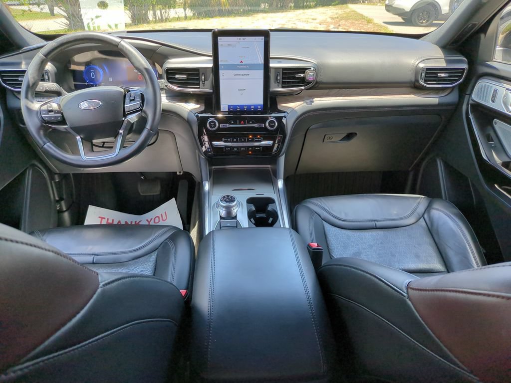 Certified 2022 Ford Explorer Platinum w/ Equipment Group 601A AWD/4WD image 14