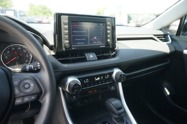 Used 2020 Toyota RAV4 XLE FWD image 26