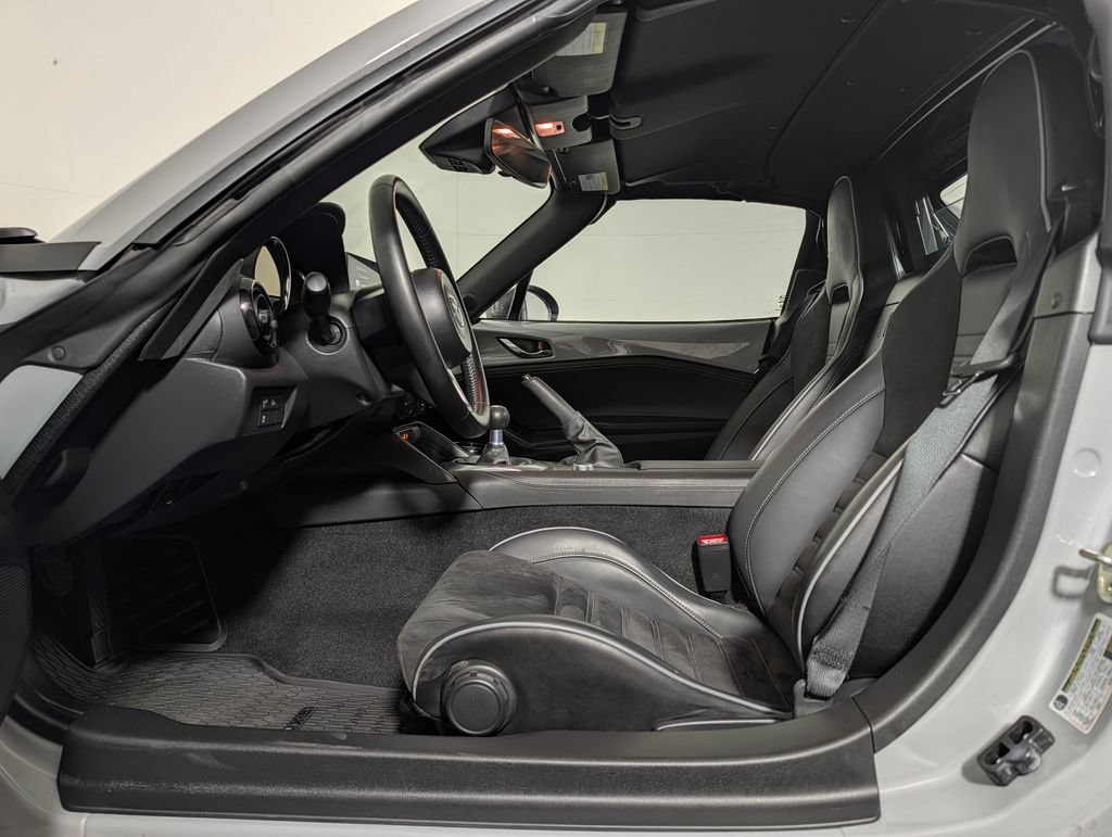 Used 2024 MAZDA MX-5 Miata RF Club w/ Weather Package RWD image 11