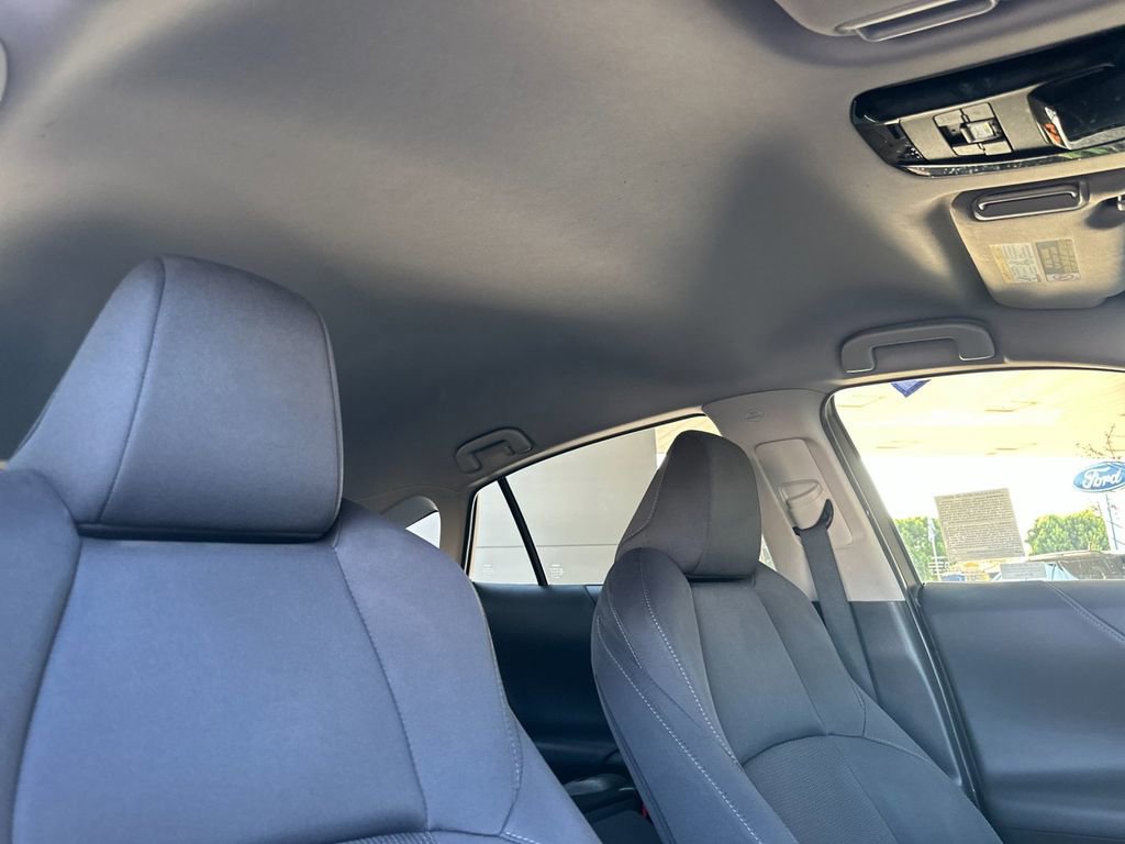 Used 2021 Toyota Venza LE image 17