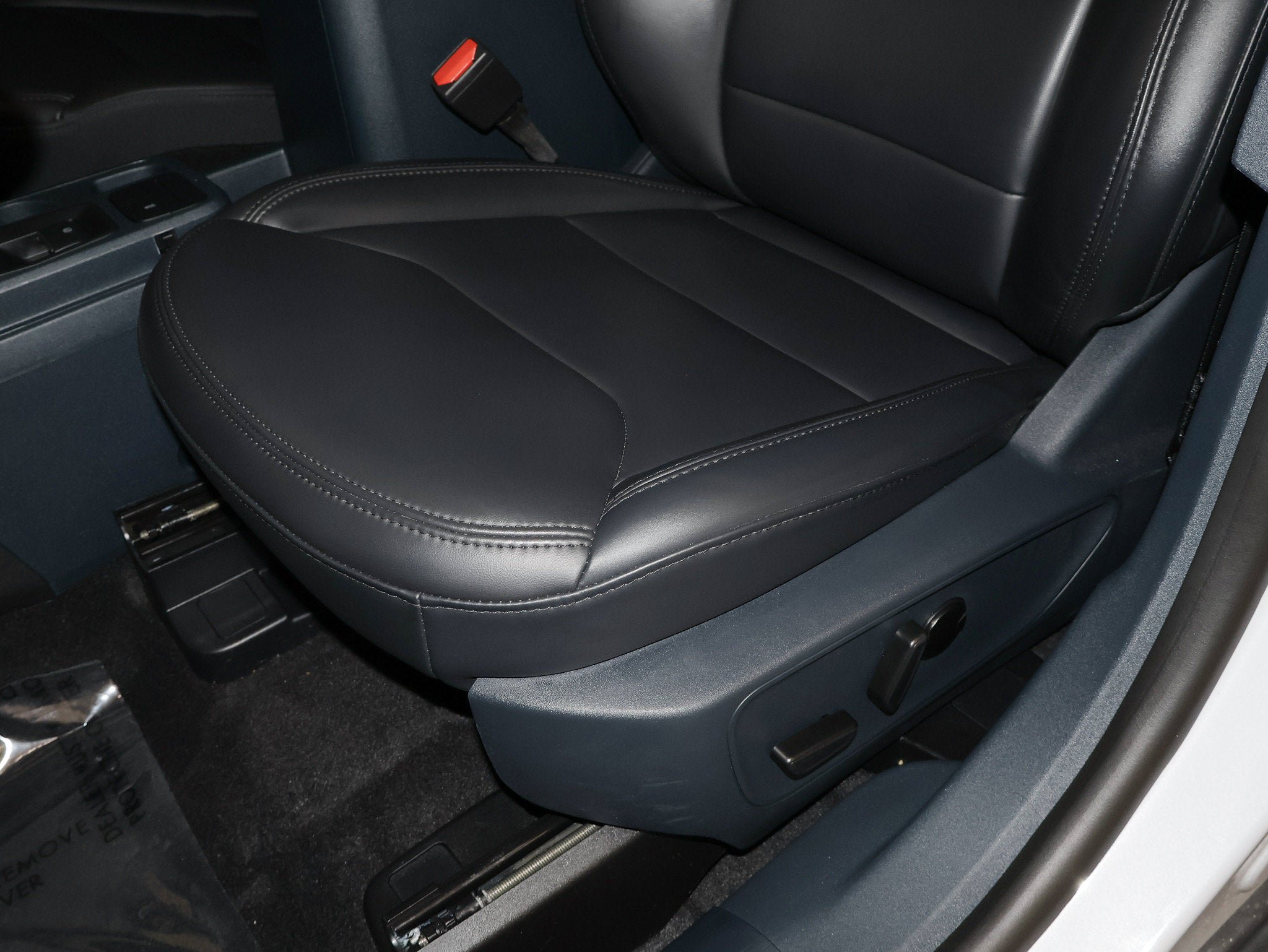 Certified 2025 Ford Maverick Lariat w/ Black Appearance Package AWD/4WD image 25
