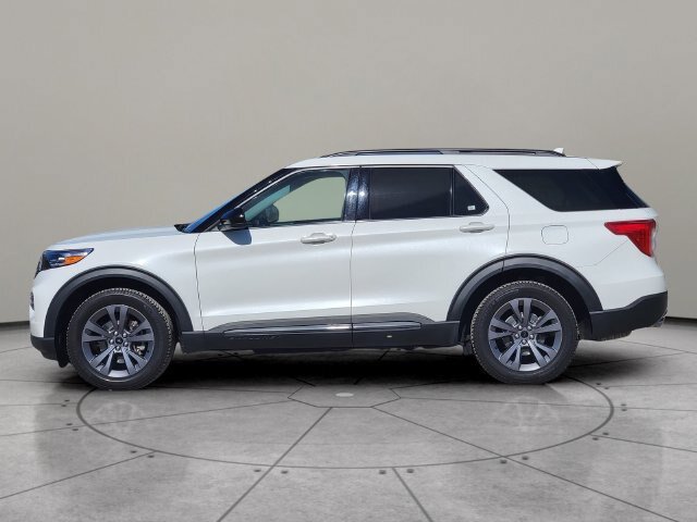 Certified 2022 Ford Explorer XLT w/ Equipment Group 202A AWD/4WD image 9