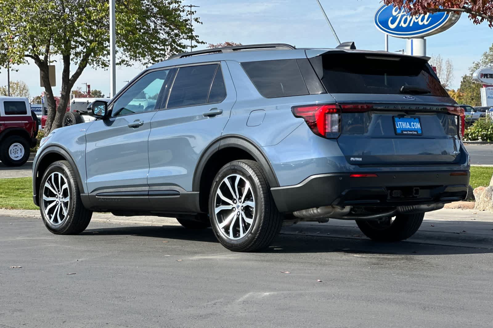 Certified 2025 Ford Explorer ST-Line AWD/4WD image 6