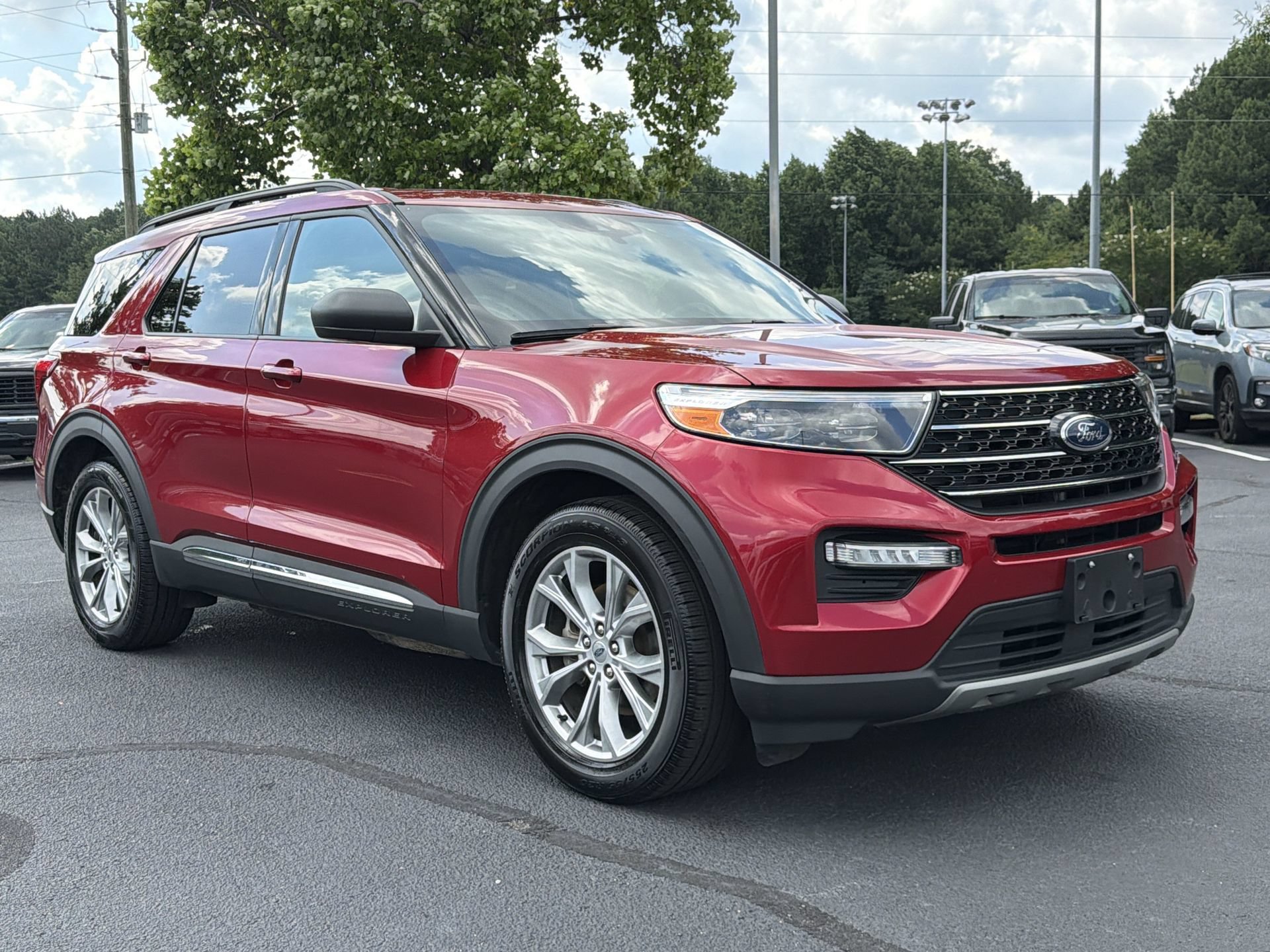 Certified 2020 Ford Explorer XLT w/ Equipment Group 202A RWD image 34