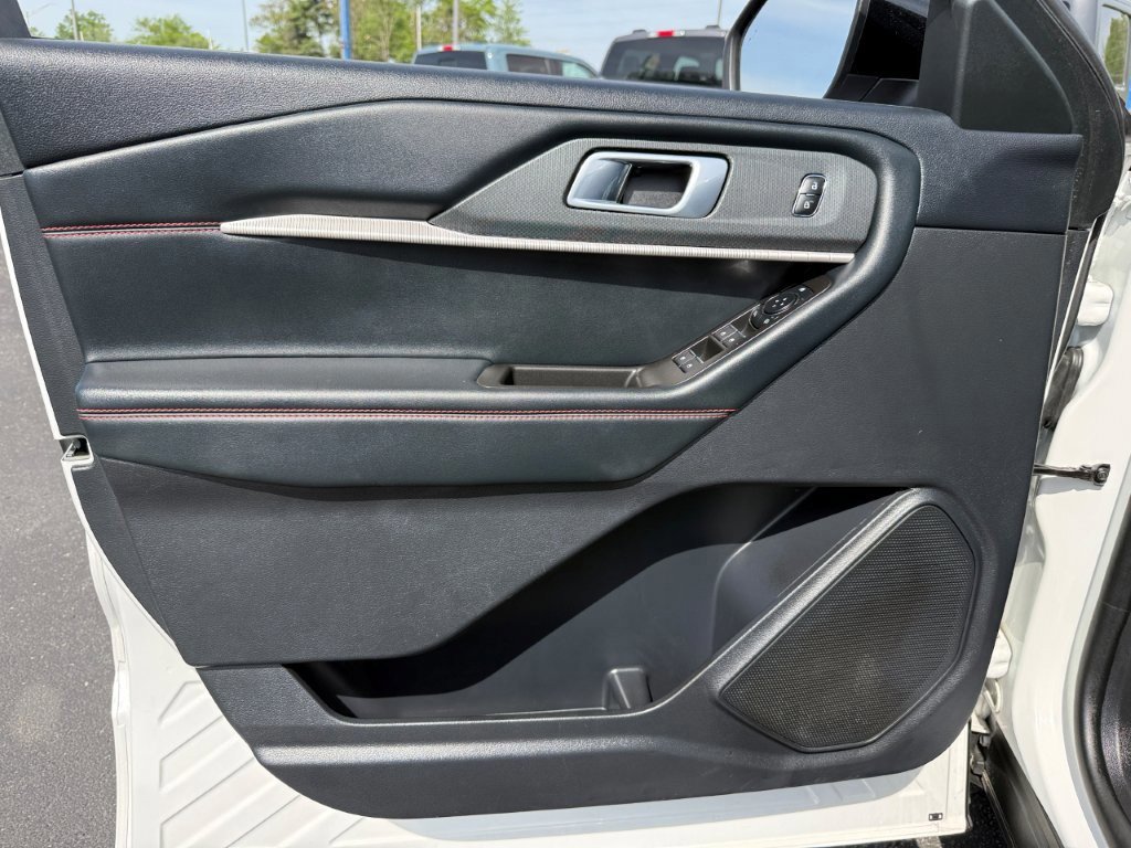 Certified 2025 Ford Explorer ST-Line w/ ST-Line Street Pack image 10