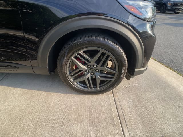 Certified 2025 Ford Explorer ST AWD/4WD image 9