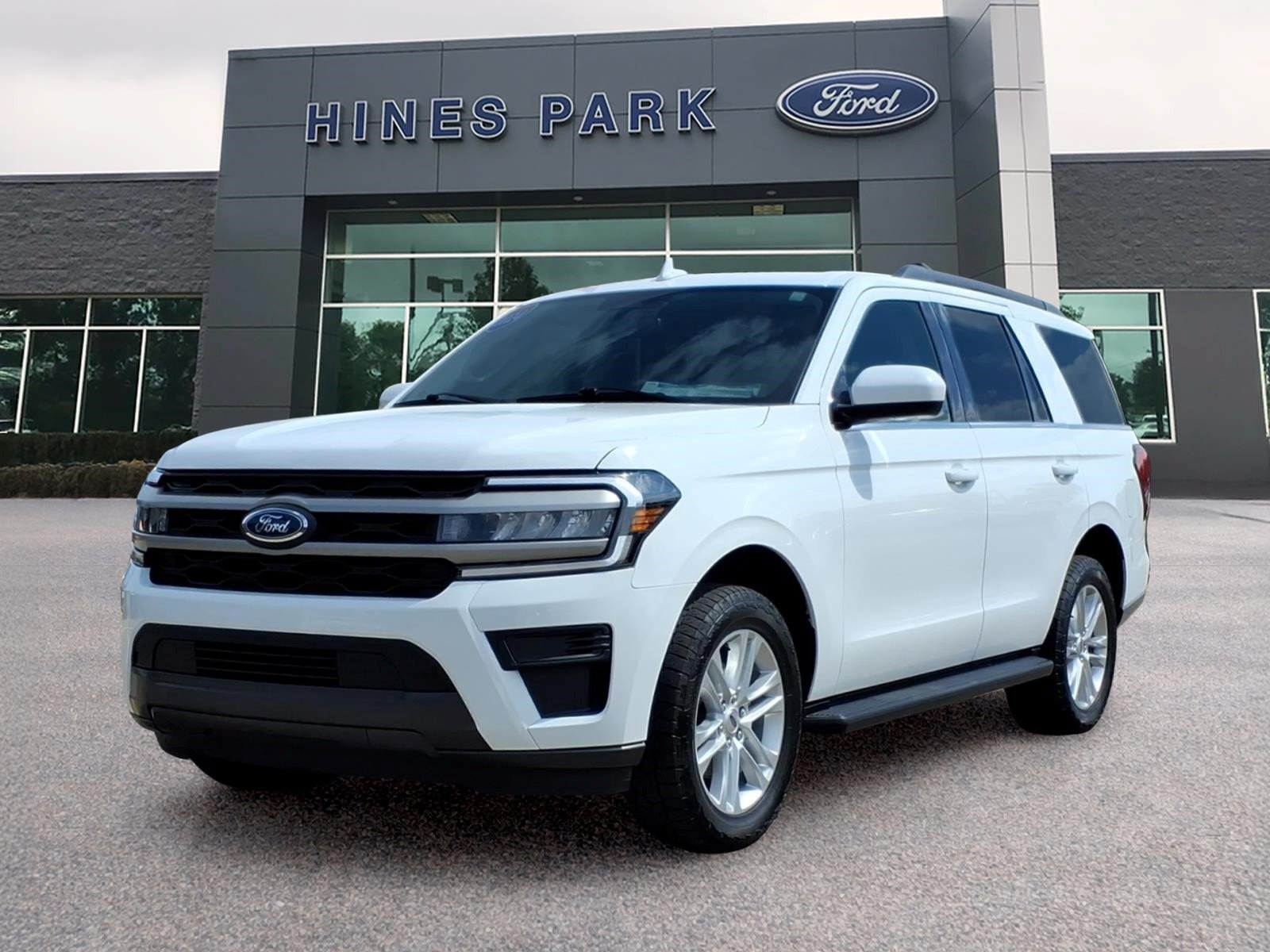 Certified 2024 Ford Expedition XLT AWD/4WD image 3