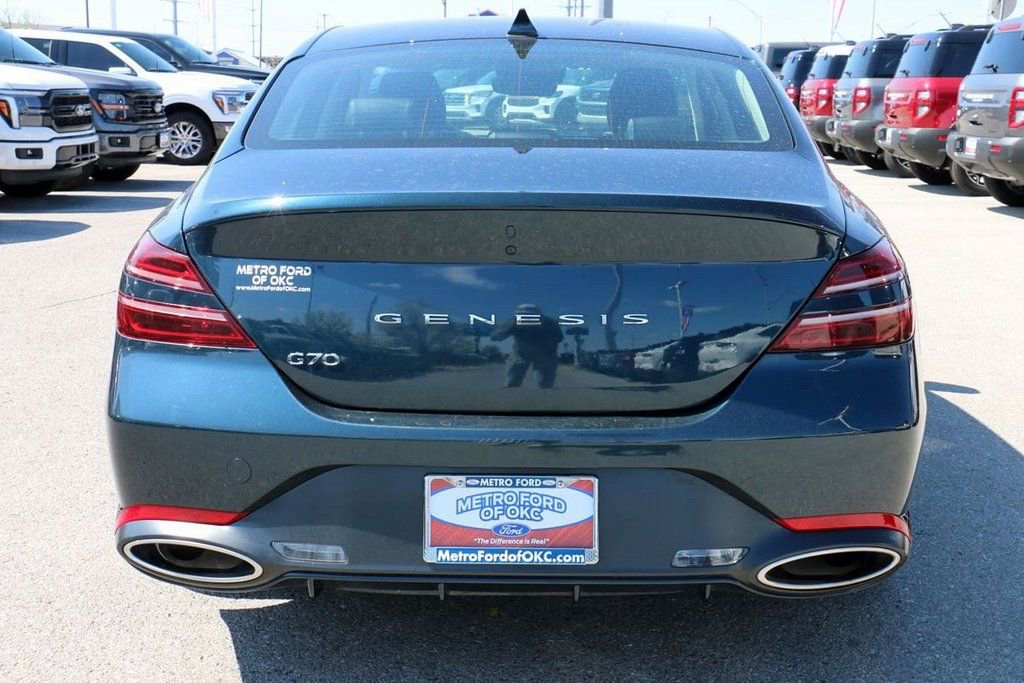 Used 2025 Genesis G70 2.5T image 6