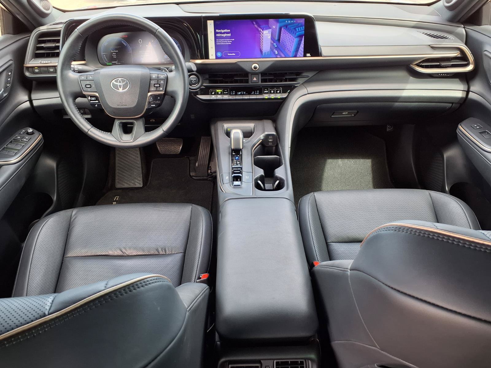 Used 2023 Toyota Crown Platinum AWD/4WD image 9