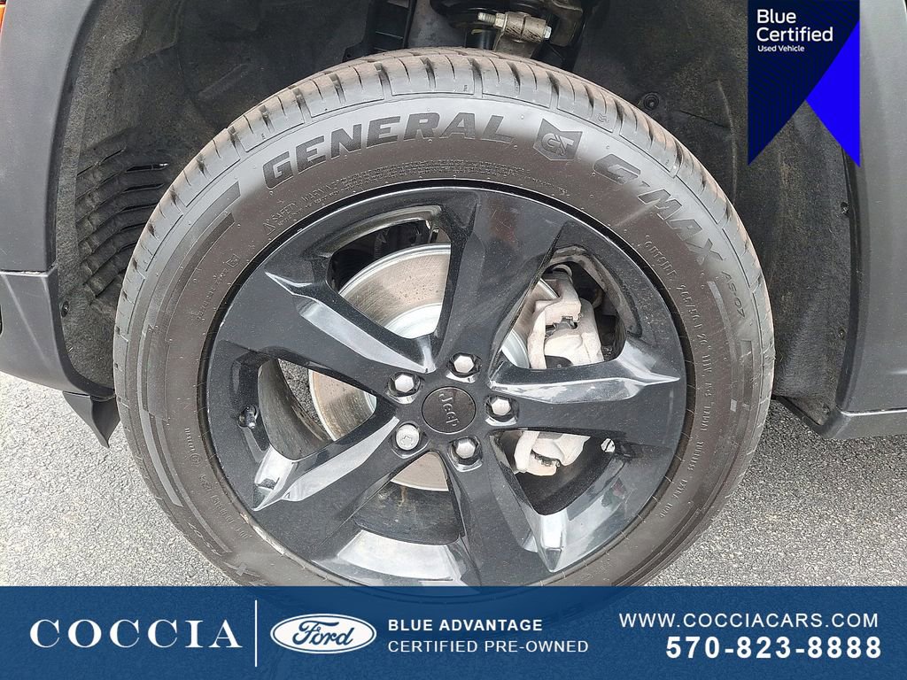 Used 2024 Jeep Grand Cherokee L Limited w/ Black Appearance Package AWD/4WD image 8