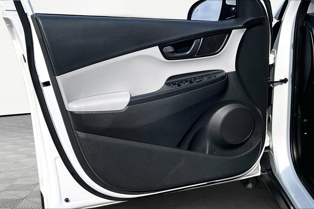 Used 2023 Hyundai Kona SEL w/ Cargo Package image 23