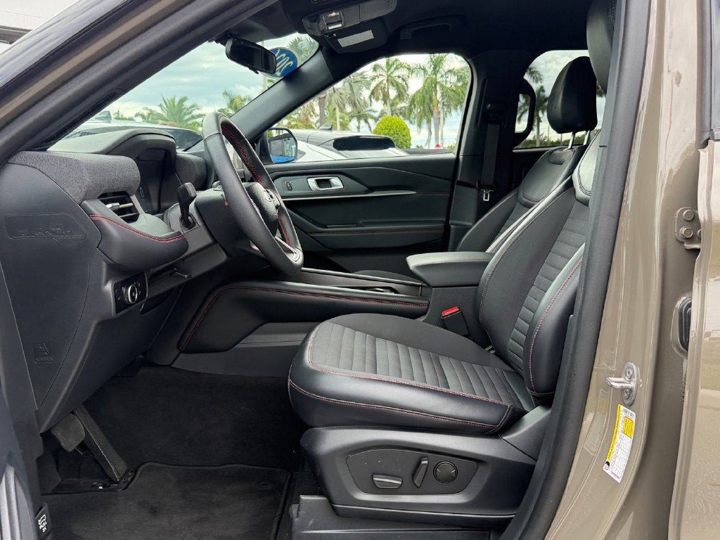 Certified 2026 Ford Explorer ST-Line RWD image 11