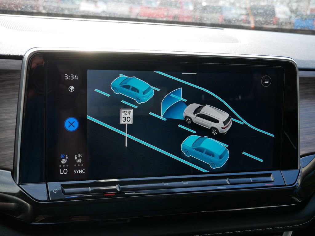 Used 2024 Volkswagen Atlas SEL Premium R-Line AWD/4WD image 23