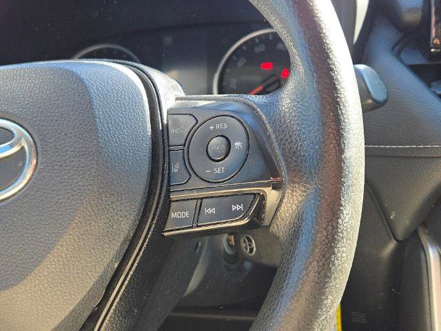 Used 2019 Toyota RAV4 LE image 29