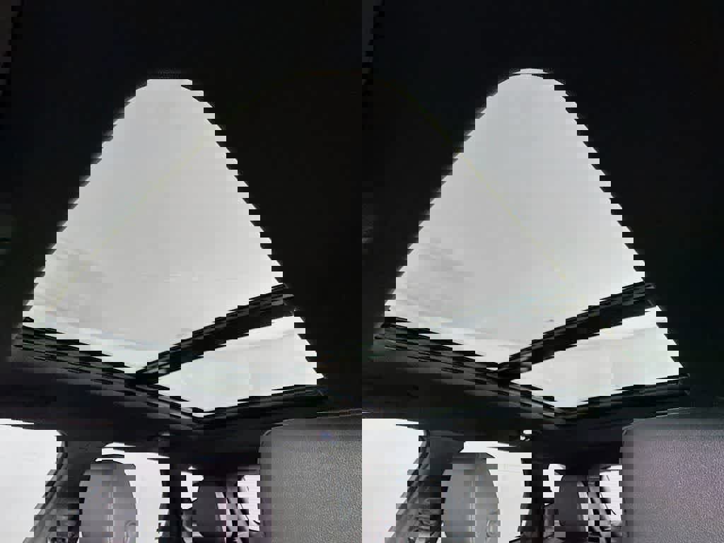 Used 2023 Chevrolet Blazer RS w/ Enhanced Convenience Package image 32