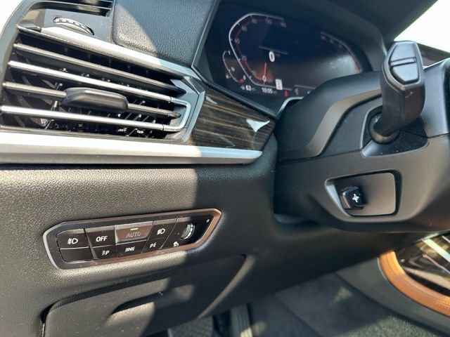 Used 2021 BMW X7 xDrive40i AWD/4WD image 25