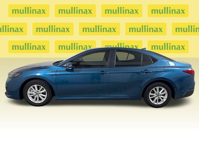 Used 2025 Toyota Camry LE FWD image 12