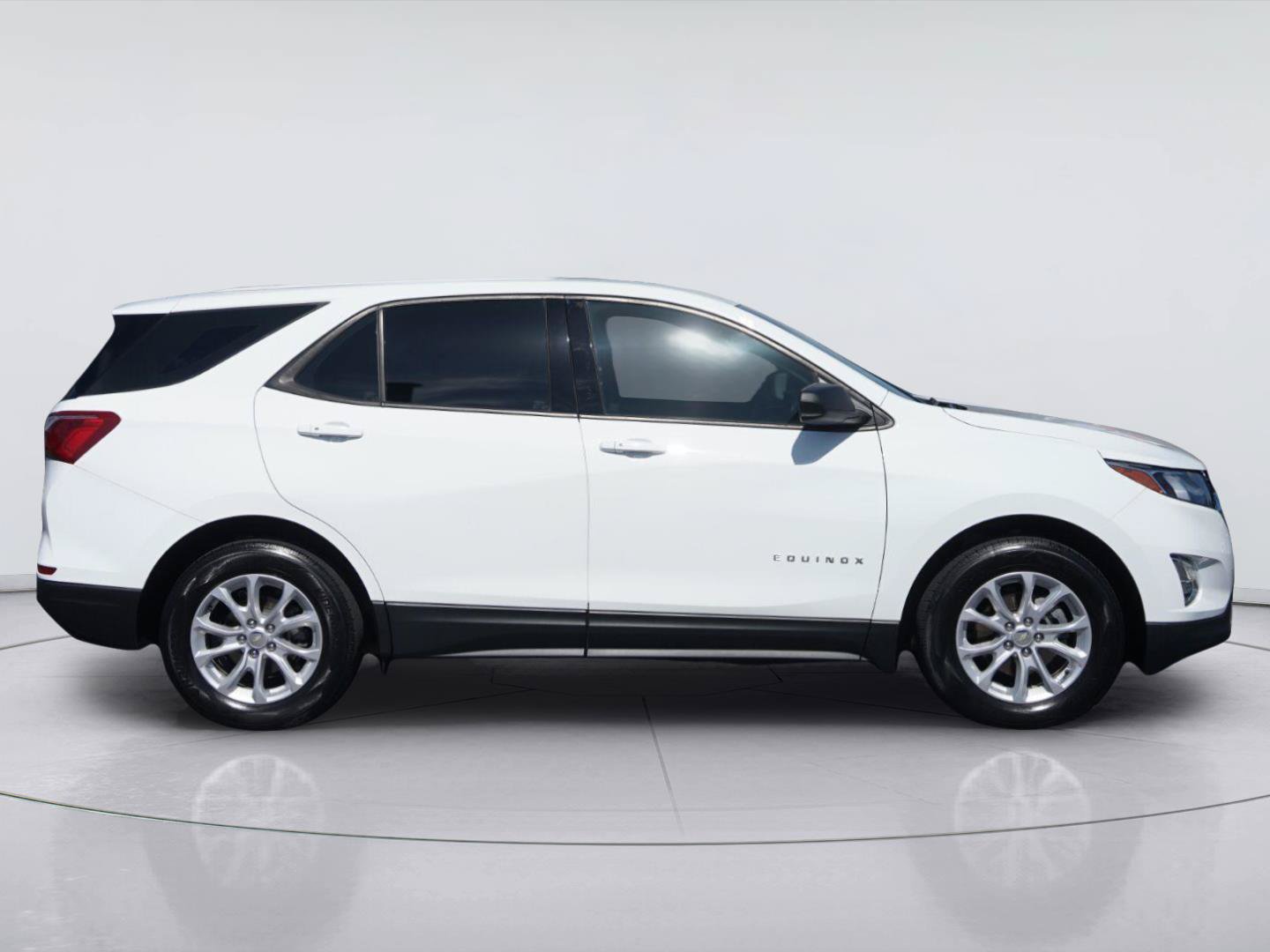 Used 2019 Chevrolet Equinox LS FWD image 5
