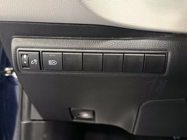 Used 2024 Toyota Corolla LE FWD image 32