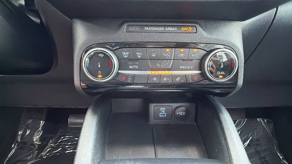 Certified 2022 Ford Escape Titanium FWD image 26