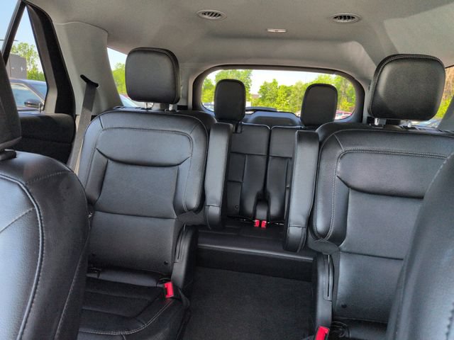 Certified 2023 Ford Explorer Limited w/ Limited Technology Package AWD/4WD image 35