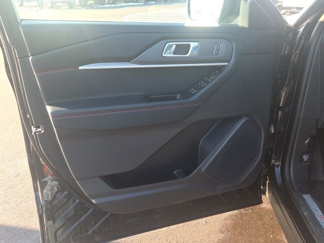 Certified 2025 Ford Explorer ST-Line image 27