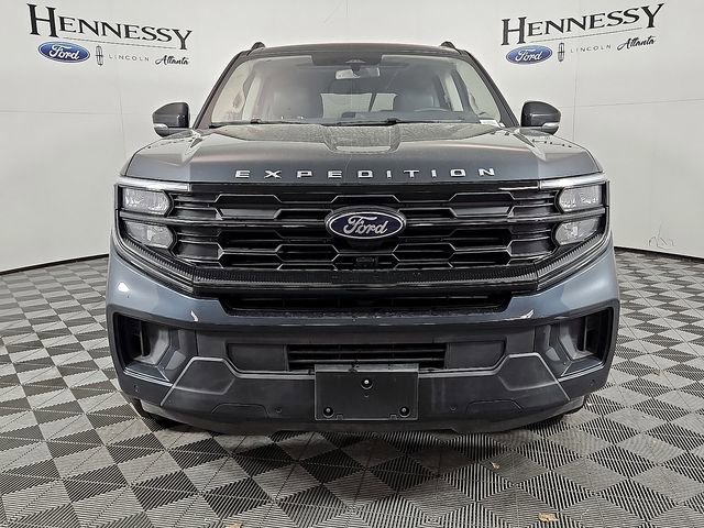 Certified 2025 Ford Expedition Active image 3