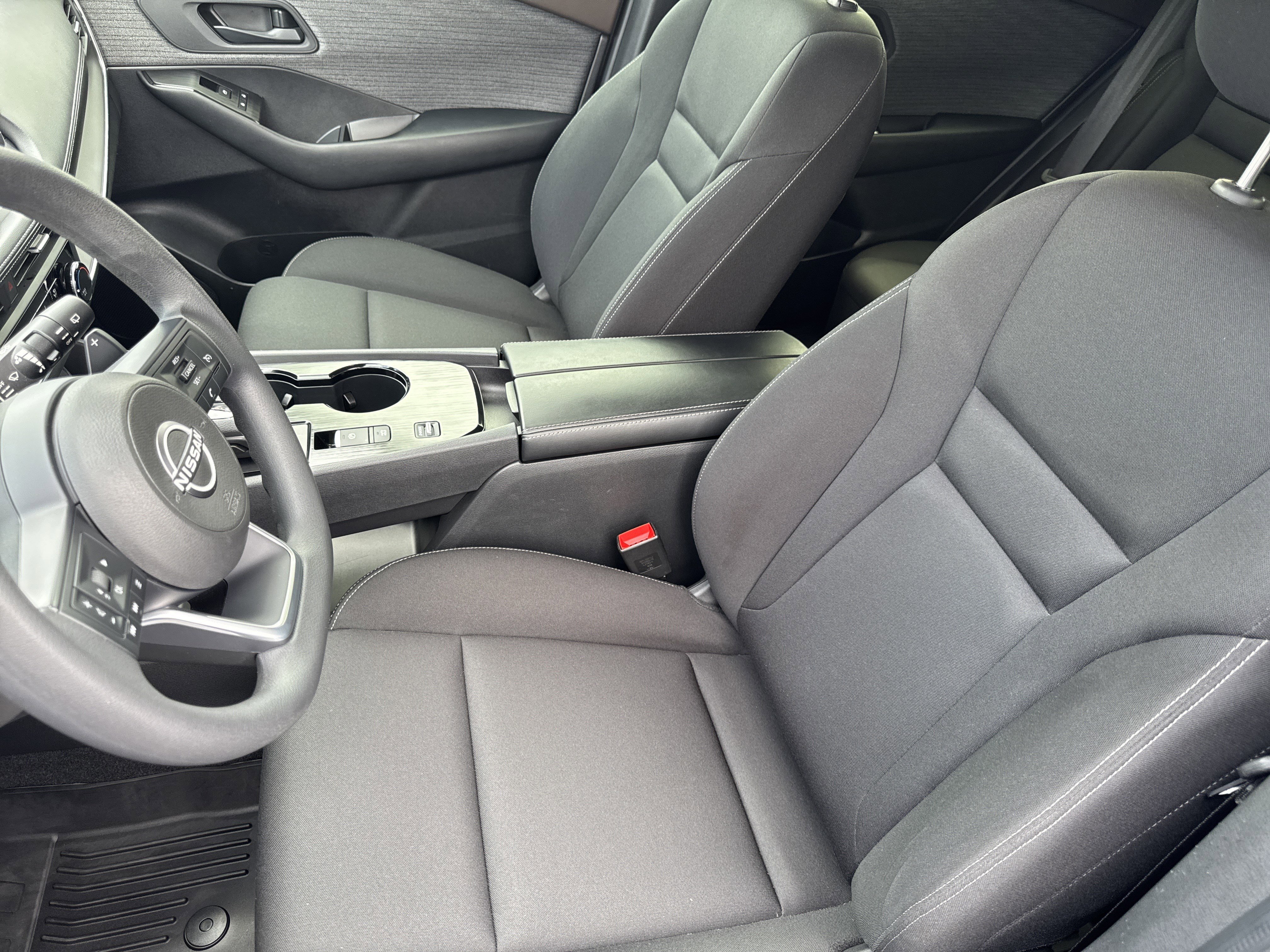 Used 2023 Nissan Rogue S FWD image 9