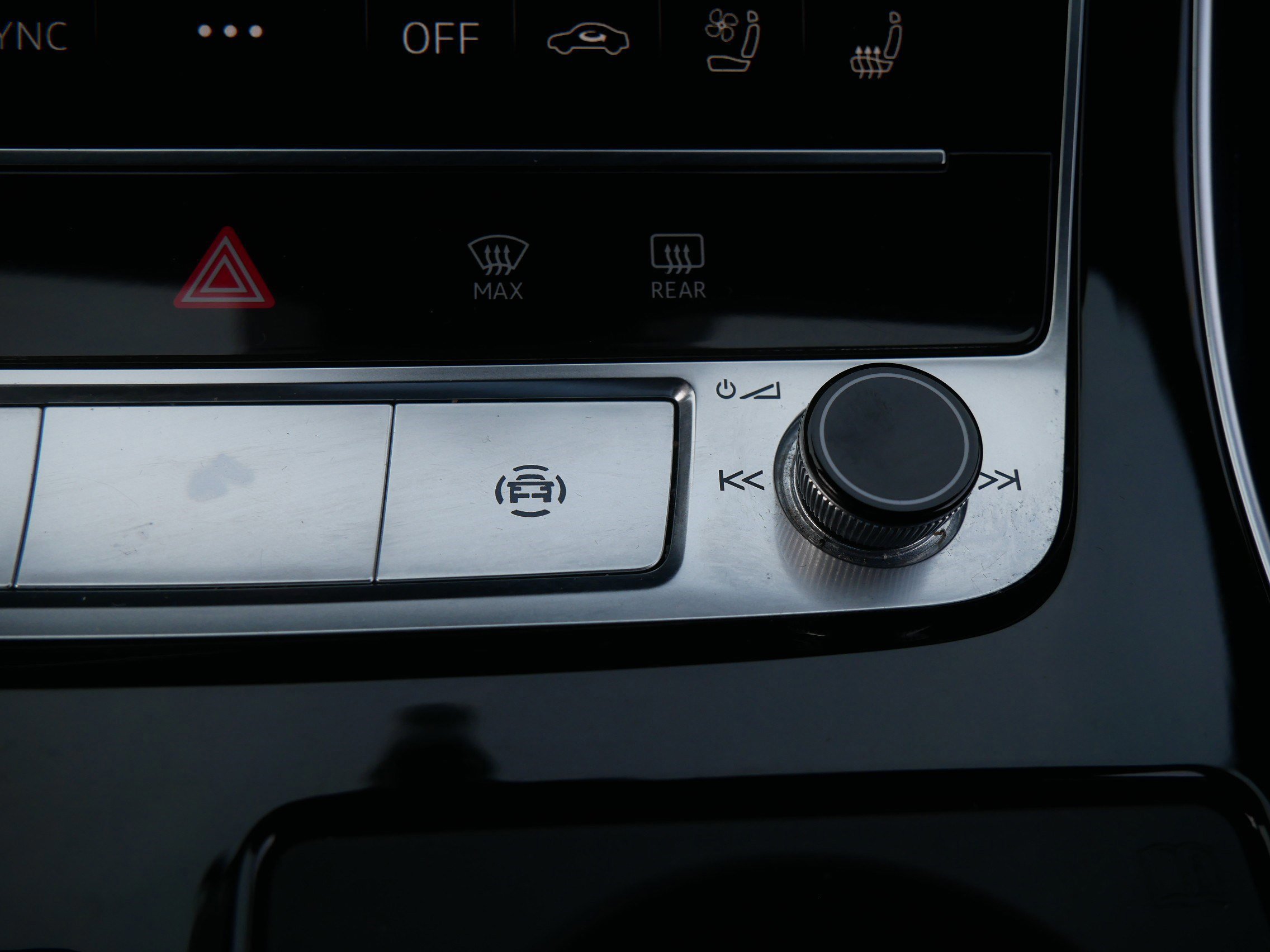 Used 2019 Audi Q8 Prestige image 30