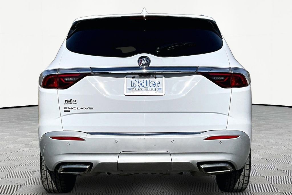 Used 2024 Buick Enclave Premium image 3