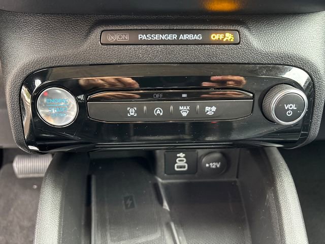 Certified 2025 Ford Escape Platinum image 28