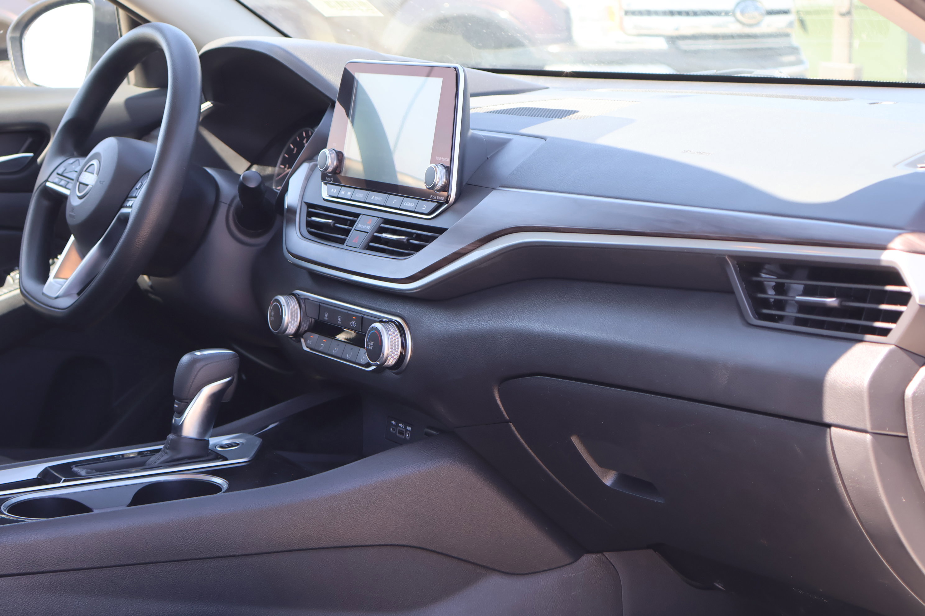 Used 2024 Nissan Altima 2.5 SV image 36