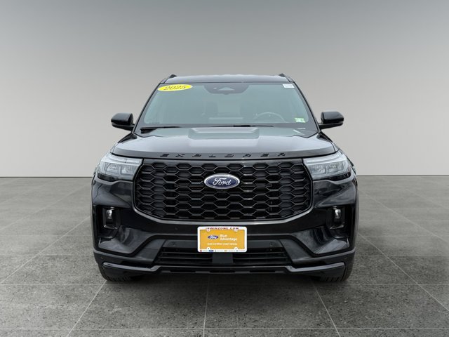 Certified 2025 Ford Explorer ST-Line AWD/4WD image 9