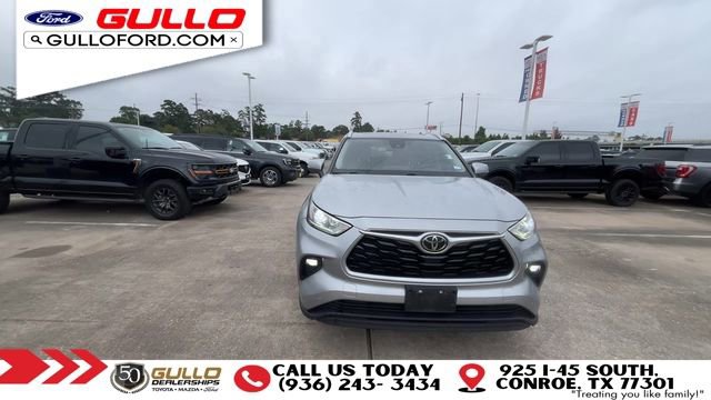 Used 2022 Toyota Highlander Limited FWD image 3