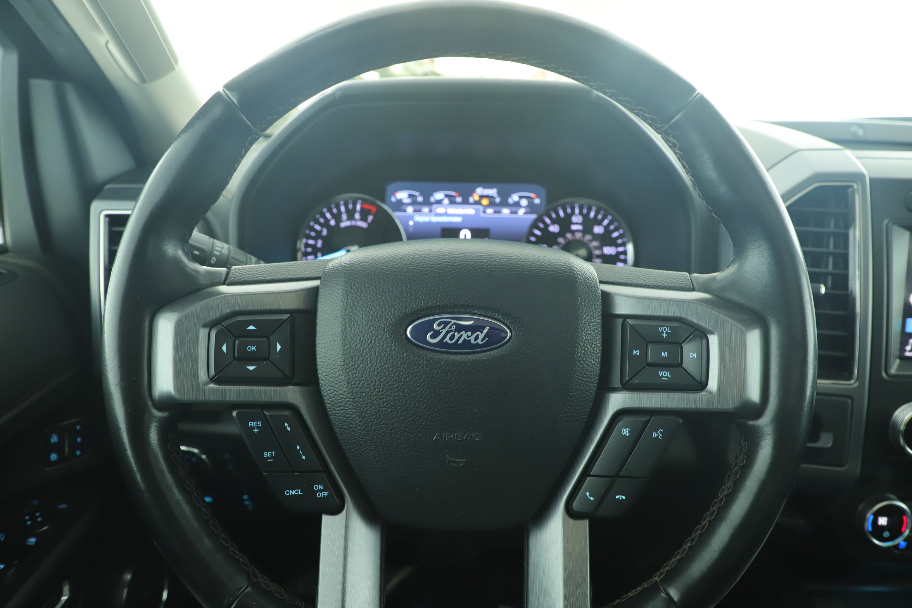 Certified 2019 Ford Expedition Platinum image 11